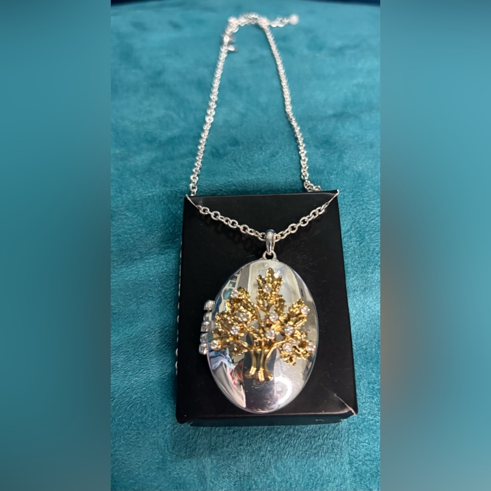 Elegant Vintage Silver and Gold OakTree Locket Necklace